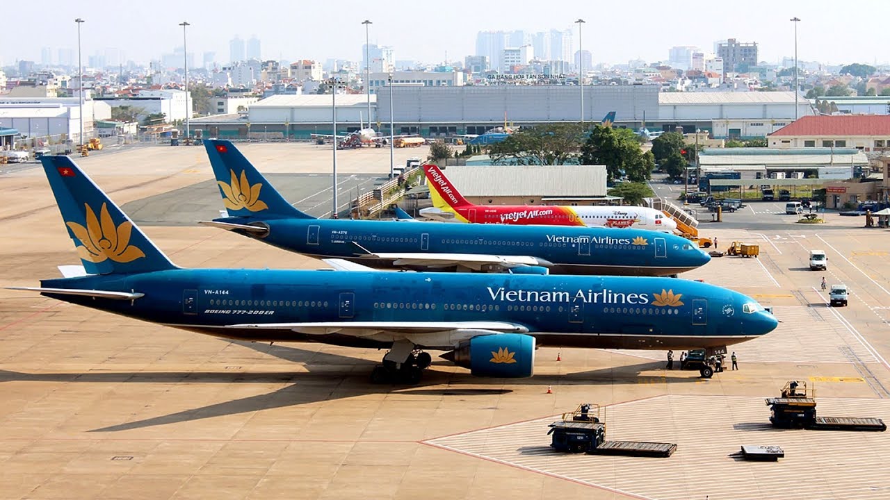 Standards of pilots of Vietnam's specialized aircraft and cabins