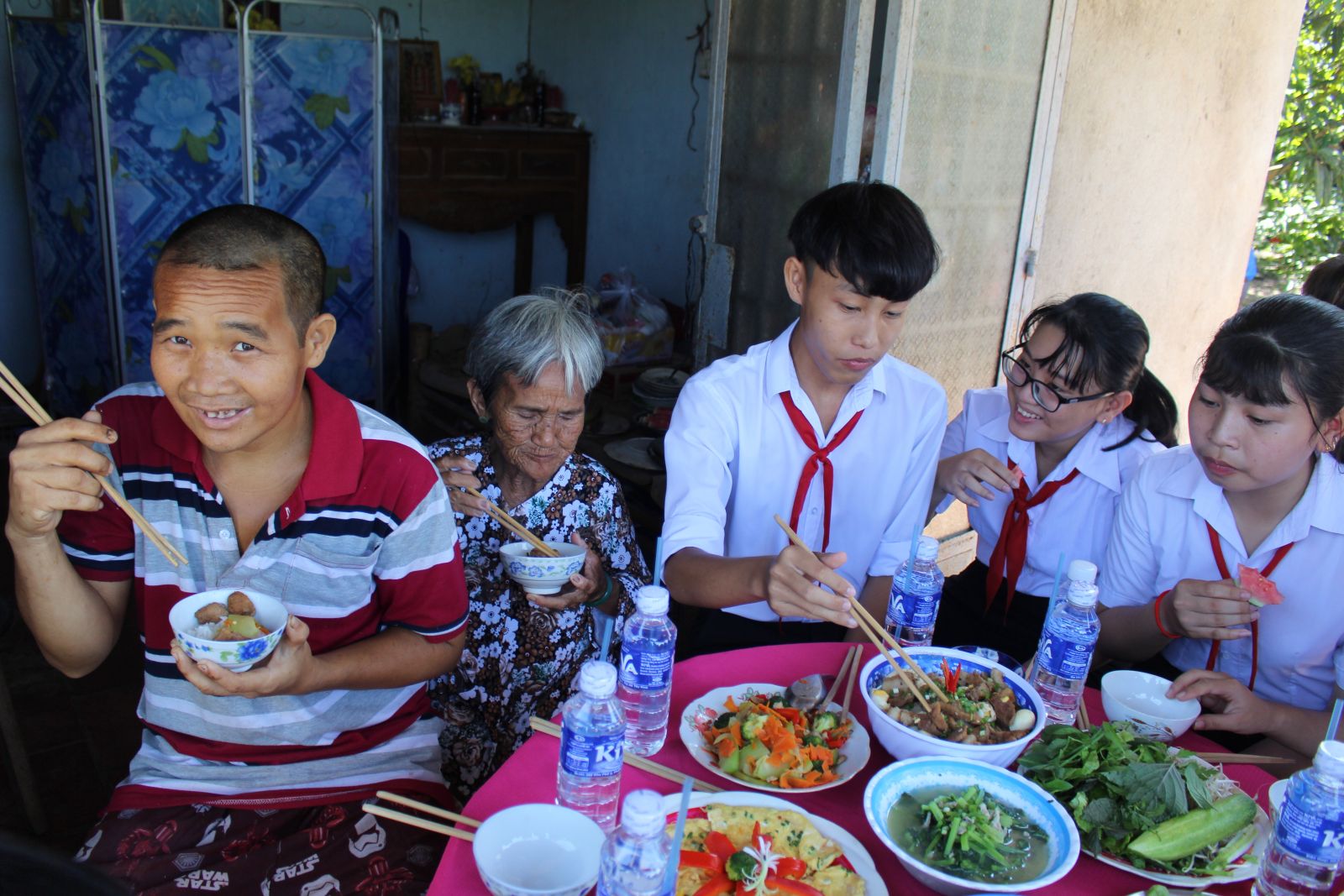 doi tuong huong tro cap xa hoi hang thang, nghi dinh 136/2013/ND-CP