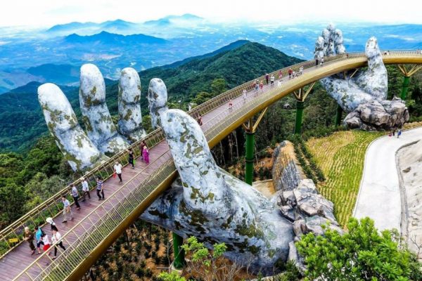 To suspend organization of welcoming tourists in Da Nang, Vietnam for 14 days as of July 26th