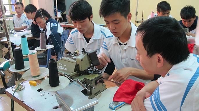Minimum Knowledge of Intermediate-Level Sewing Equipment Repair Industry, Circular 47/2018/TT-BLDTBXH