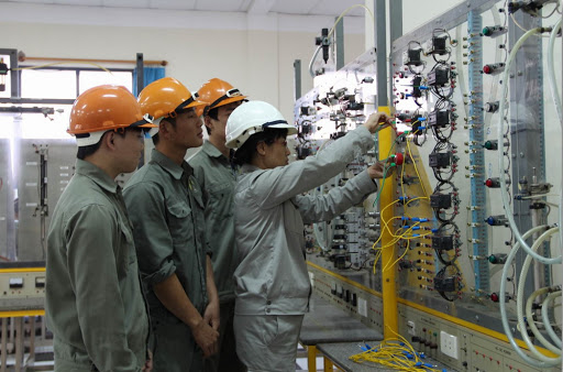 Introduction  to  the  Electrical  Installation  and  Control  Engineering  in  the  Industrial  Sector  at  Intermediate  Level,  Circular <label class='loitv' style='background:yellow'> 48/2018/TT-BLĐTBXH