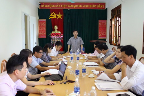 Is the act of failing to appoint men or women to managerial or leading positions or professional posts for gender prejudice reasons illegal in Vietnam?