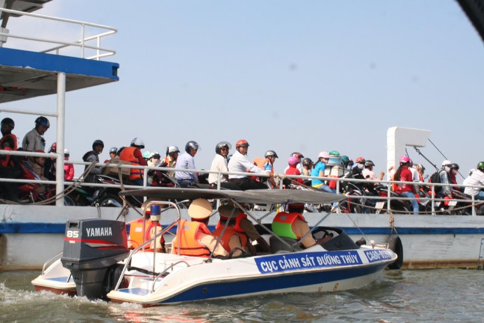 Technical requirements of traffic circulation on inland waterways in Vietnam