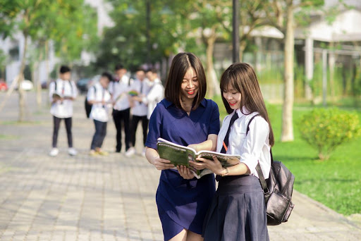 Regulations on finance and property of private upper secondary schools in Vietnam