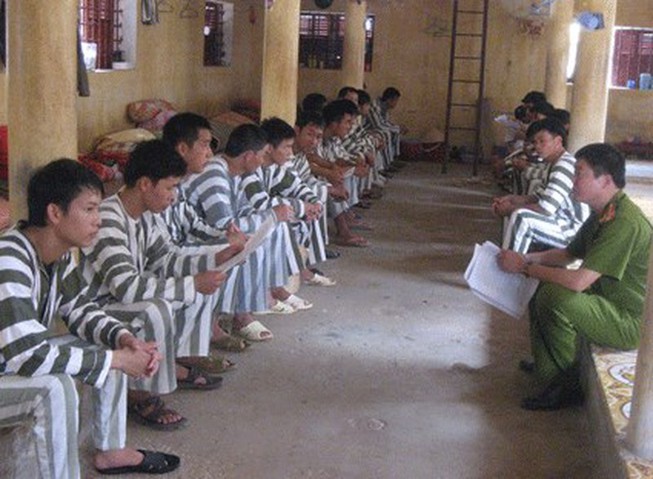 Prohibition  for  prisoners  knowing  but  not  using  Vietnamese,  Circular  132/2012/TT-BQP