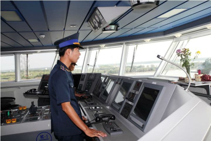 Khối lượng kiến thức tối thiểu trình độ CĐ ngành điều khiển tàu biển là 2.500 giờ, Thông tư 56/2018/TT-BLĐTBXH