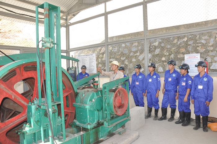 21 ngành, nghề sinh viên CĐ ngành kỹ thuật cơ điện mỏ hầm lò sẽ làm, Thông tư 50/2018/TT-BLĐTBXH 