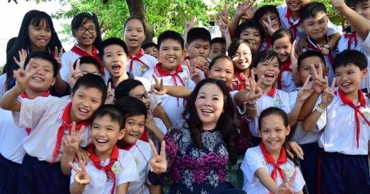 Nhân ngày Nhà giáo Việt Nam 20/11, hãy cùng chung tay cảm ơn các thầy cô đã truyền đạt kiến thức và vun đắp tình thân với chúng ta. Chắc chắn sẽ rất đáng yêu nếu chúng ta biết cách cảm ơn và tạo niềm vui cho các giáo viên của mình.