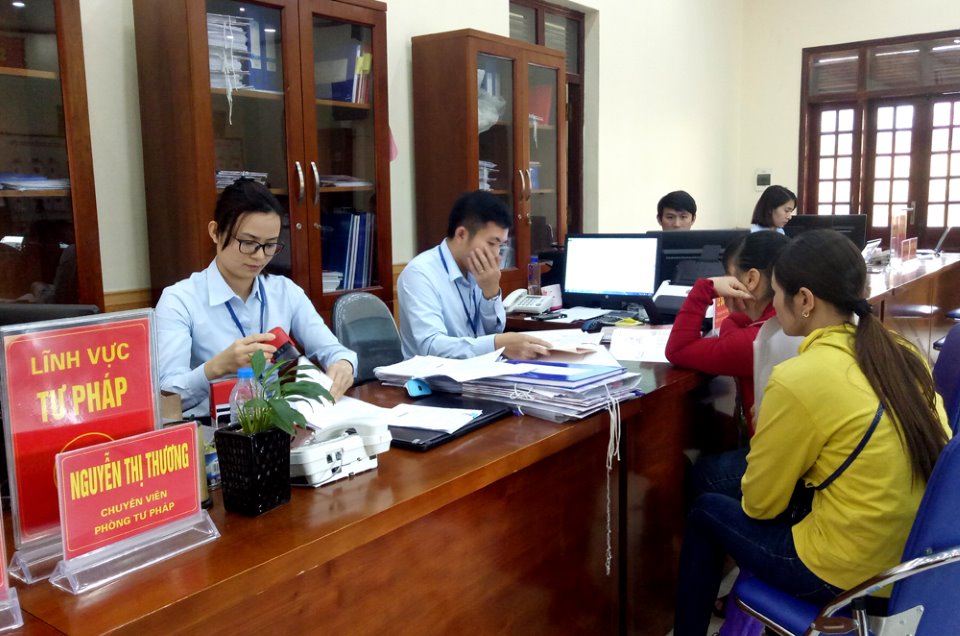 Participation in the first round of recruitment for officials in Vietnam must be no later than 15 days from the date of summons
