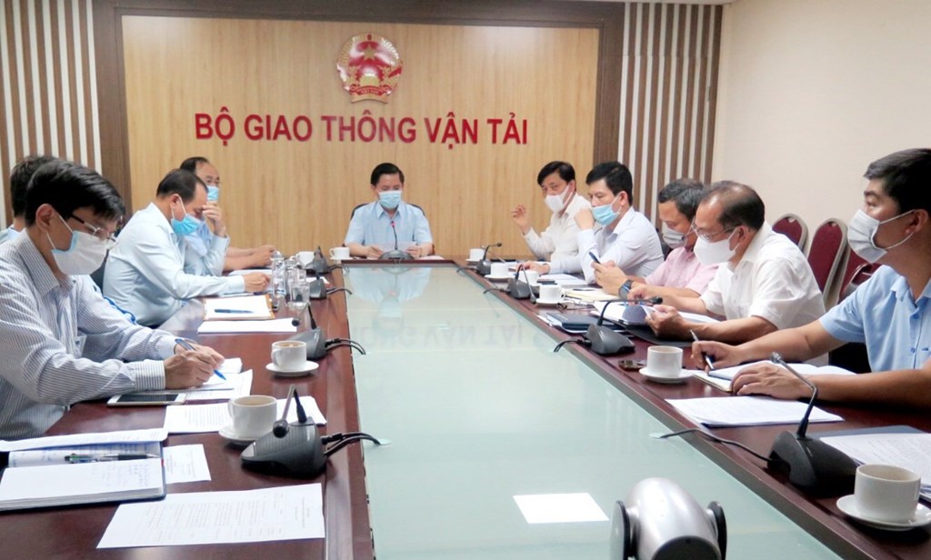 Code of conduct and communication in performing duties of official holders under the Ministry of Transport in Vietnam
