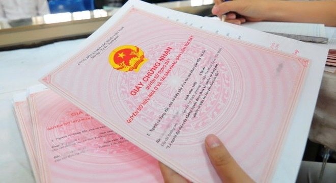 Guidance on issuing land use right certificate and allocating land to auction winner in Vietnam