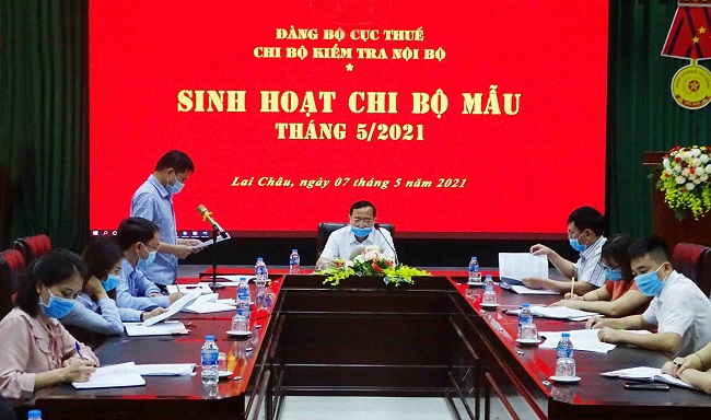 Procedures for transferring party organization with party members in Vietnam