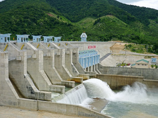 Amendments to bases for granting licenses for activities to be carried out within the protected areas of hydraulic or irrigation projects in Vietnam