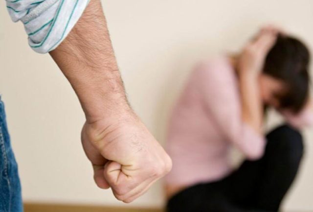 Hành vi bạo lực gia đình bao gồm những hành vi nào?
