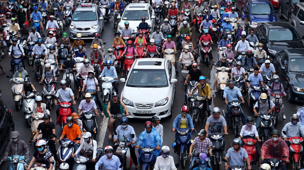 Penalties imposed upon by operators of mopeds and motorcycles violating regulations on roadworthiness of vehicles running on public roads in Vietnam