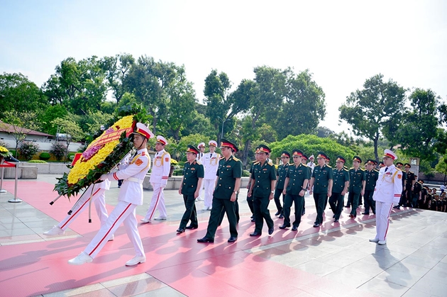 Procedures for visiting the martyrs' graves under the current regulations in Vietnam