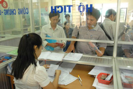 Methods of making and receiving civil status registration requests in Vietnam