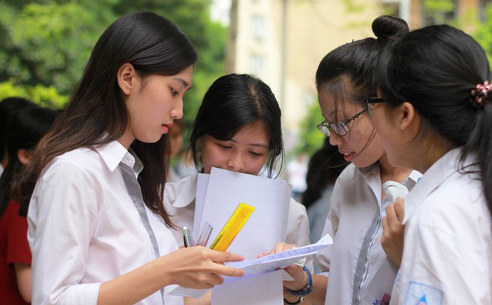 When will the university admission benchmarks 2023 be announced in Vietnam?