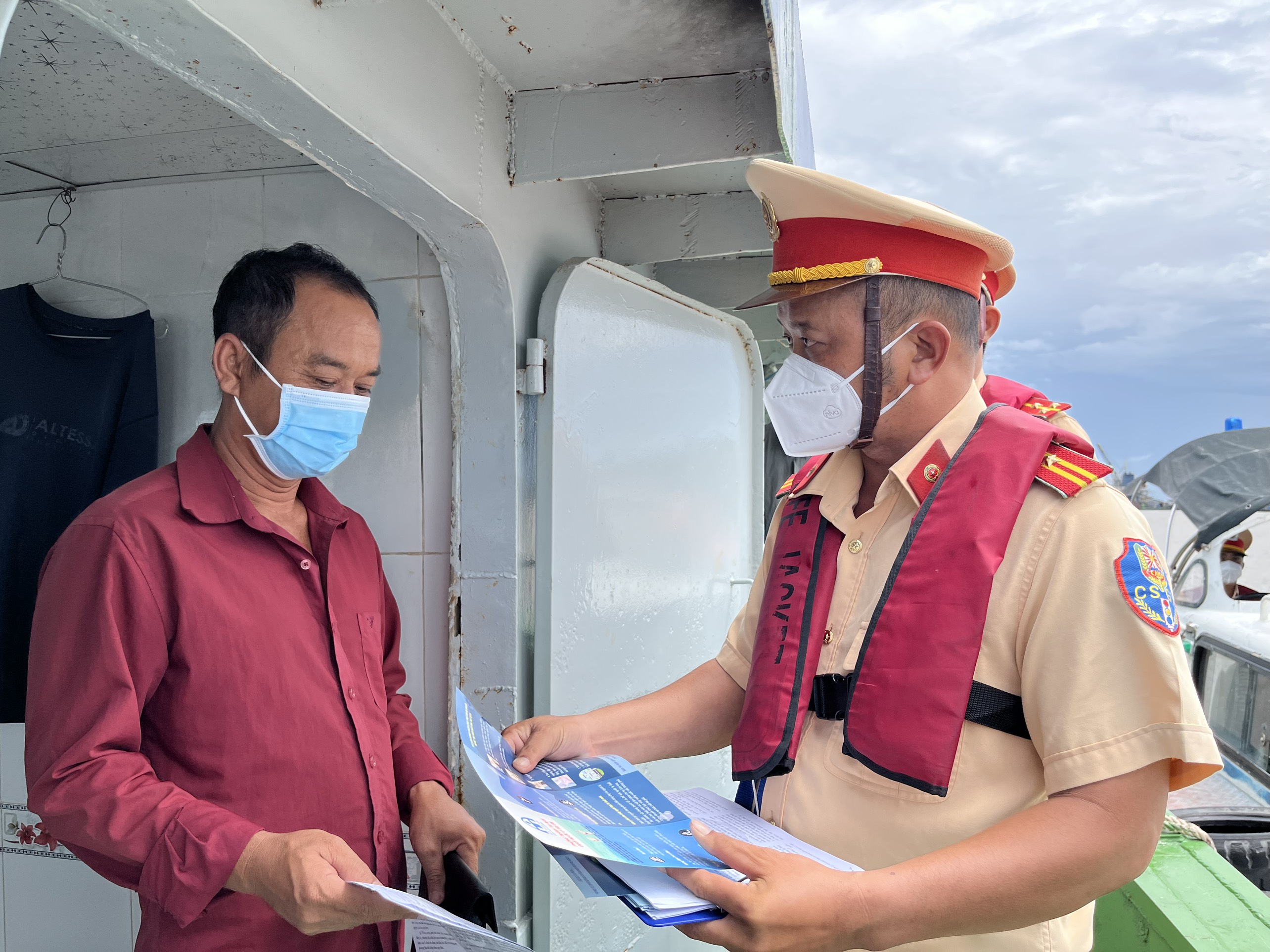 What are the type of patrol and control plan on waterways in Vietnam?