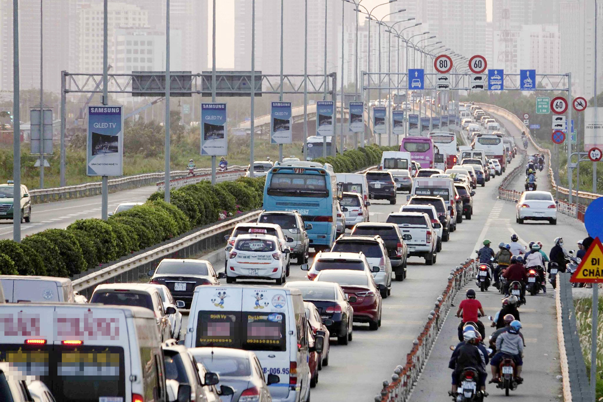 Regulations on handling traffic accidents, traffic jams, and road incidents in Vietnam