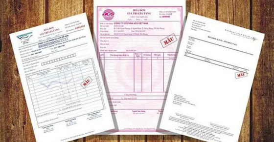 Do foreign invoices have to be translated into Vietnamese?