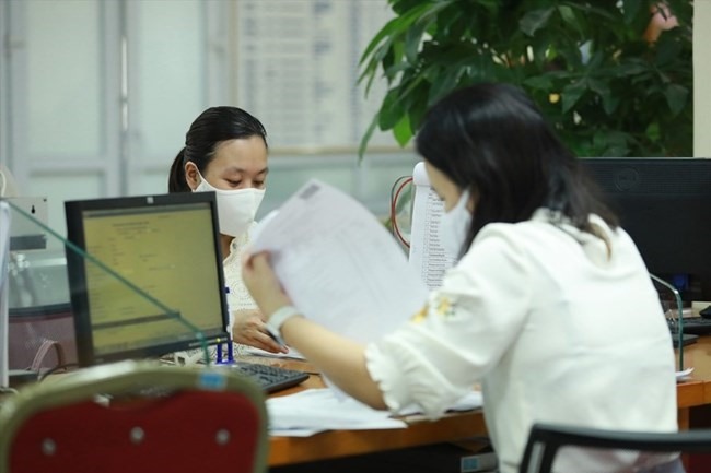 Salary schedule by job position of civil servants after salary reform 2024 in Vietnam