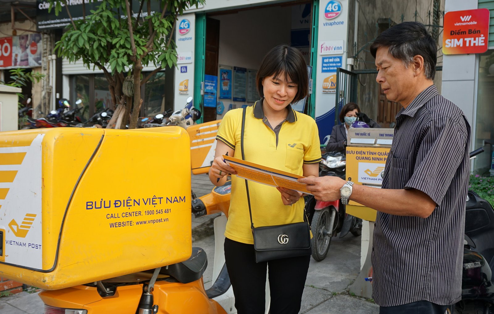 Rights and obligations of postal service users in Vietnam