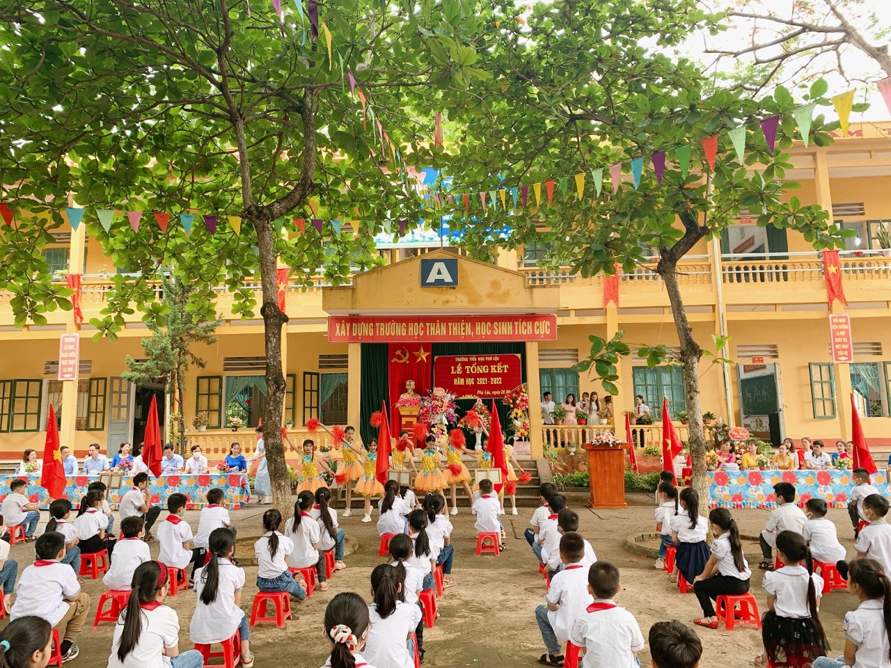 List of job positions; quota of people working in public elementary schools in Vietnam