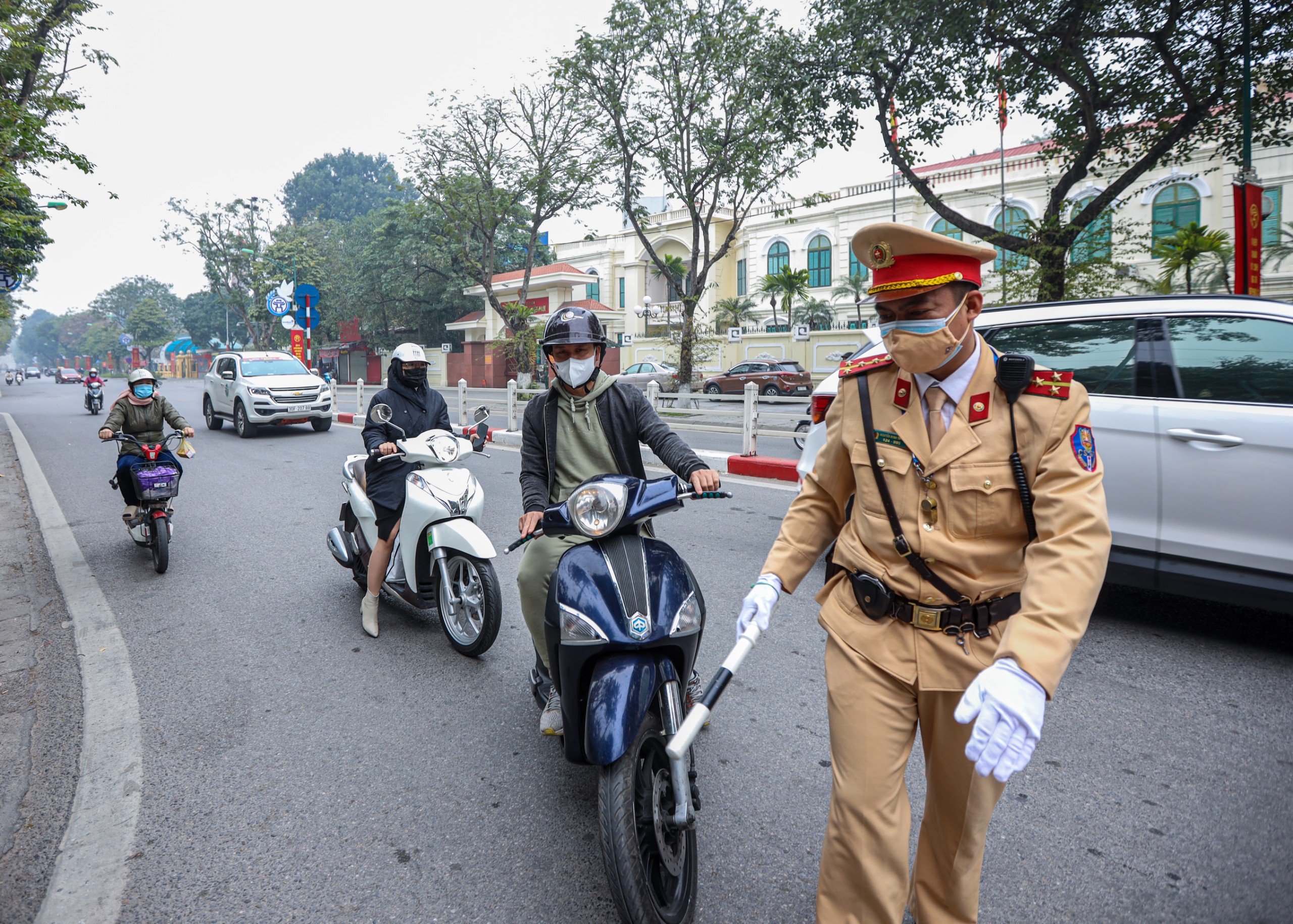 Vietnam: How do you prove to traffic police that you have the driving license but only forget it?
