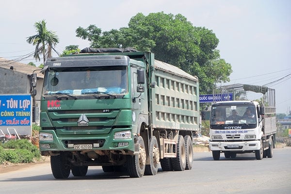 Sửa quy định về xe quá tải trọng, xe quá khổ giới hạn lưu hành trên đường bộ từ ngày 01/02/2024