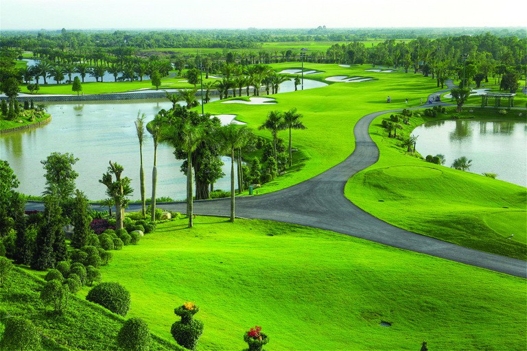 Conditions for use of land for golf course projects in Vietnam