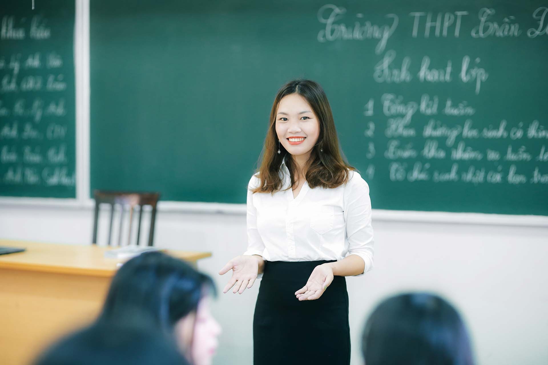 Teacher salaries at all levels to increase sharply under new regulations as of March 20, 2021 in Vietnam