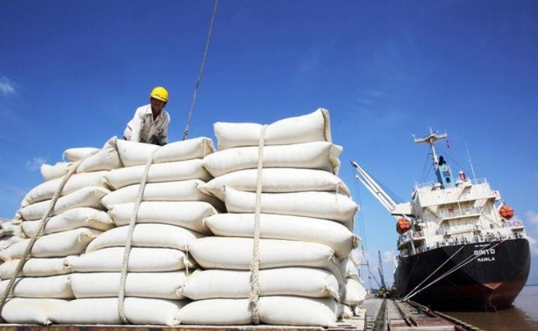 Provision of more than 7 thousand tons of rice from national reserves to localities to relieve people's hunger during Tet in Vietnam
