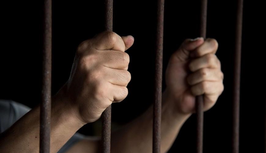 Hình phạt tù được áp dụng như thế nào đối với người dưới 18 tuổi