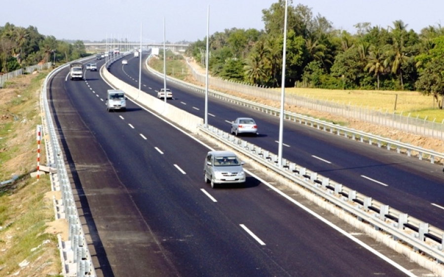 Urgent completion and issuance of the National Technical Regulations for Highways in Vietnam
