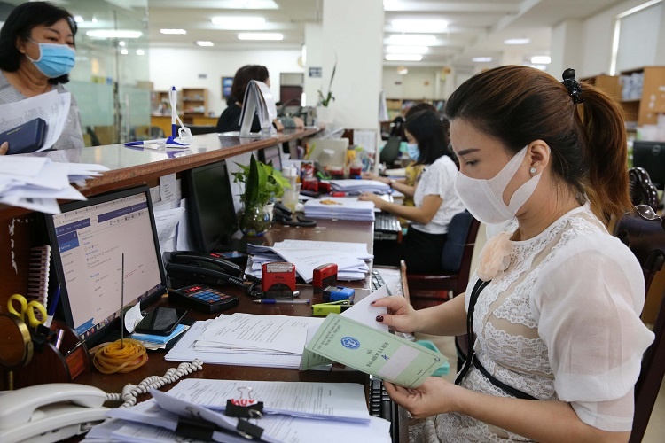 To complete the arrangement of public service providers in Vietnam before December 31, 2024