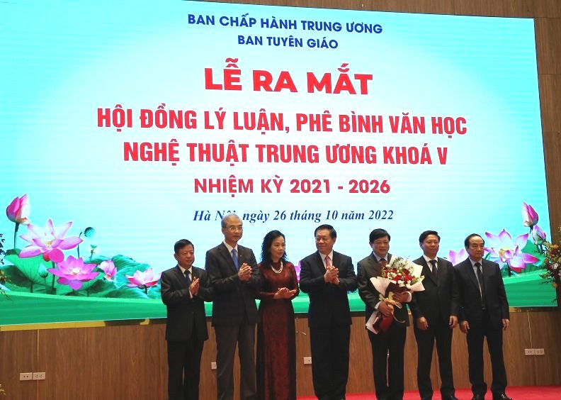 Central Council of Literary and Art Criticism is under which authority in Vietnam? 