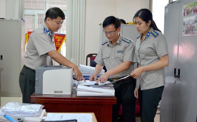 Standards for senior enforcers engaged in civil judgment enforcement in Vietnam as of May 18, 2024