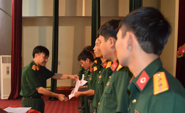 Regulations on grading, promotion and shifting titles of professional servicemen in Vietnam