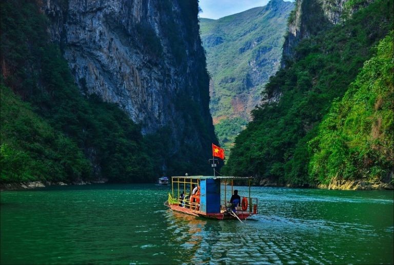 Expected formation of 02 tourism development power areas in the northern mountainous provinces of Vietnam after 2030 