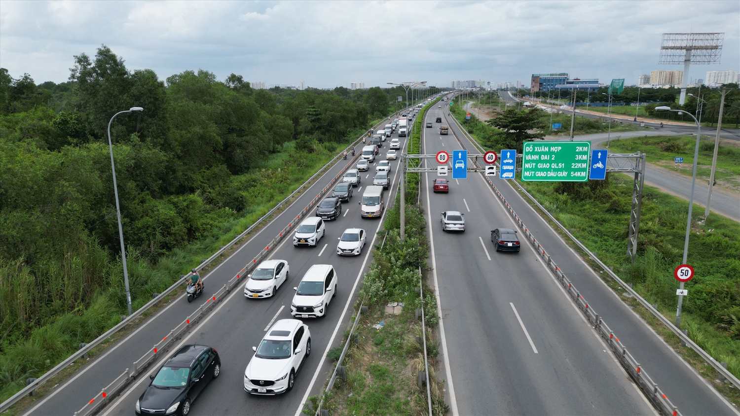 Quy định về tạm dừng khai thác đường cao tốc theo Luật Đường bộ 2024