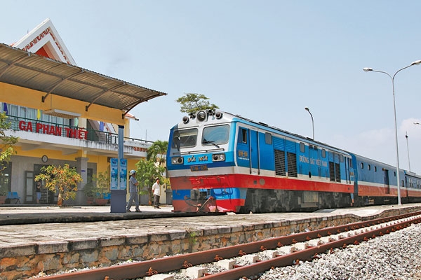 Processing  time  for  issuing  construction  permits  for  essential  works  within  the  land  reserved  for  railways