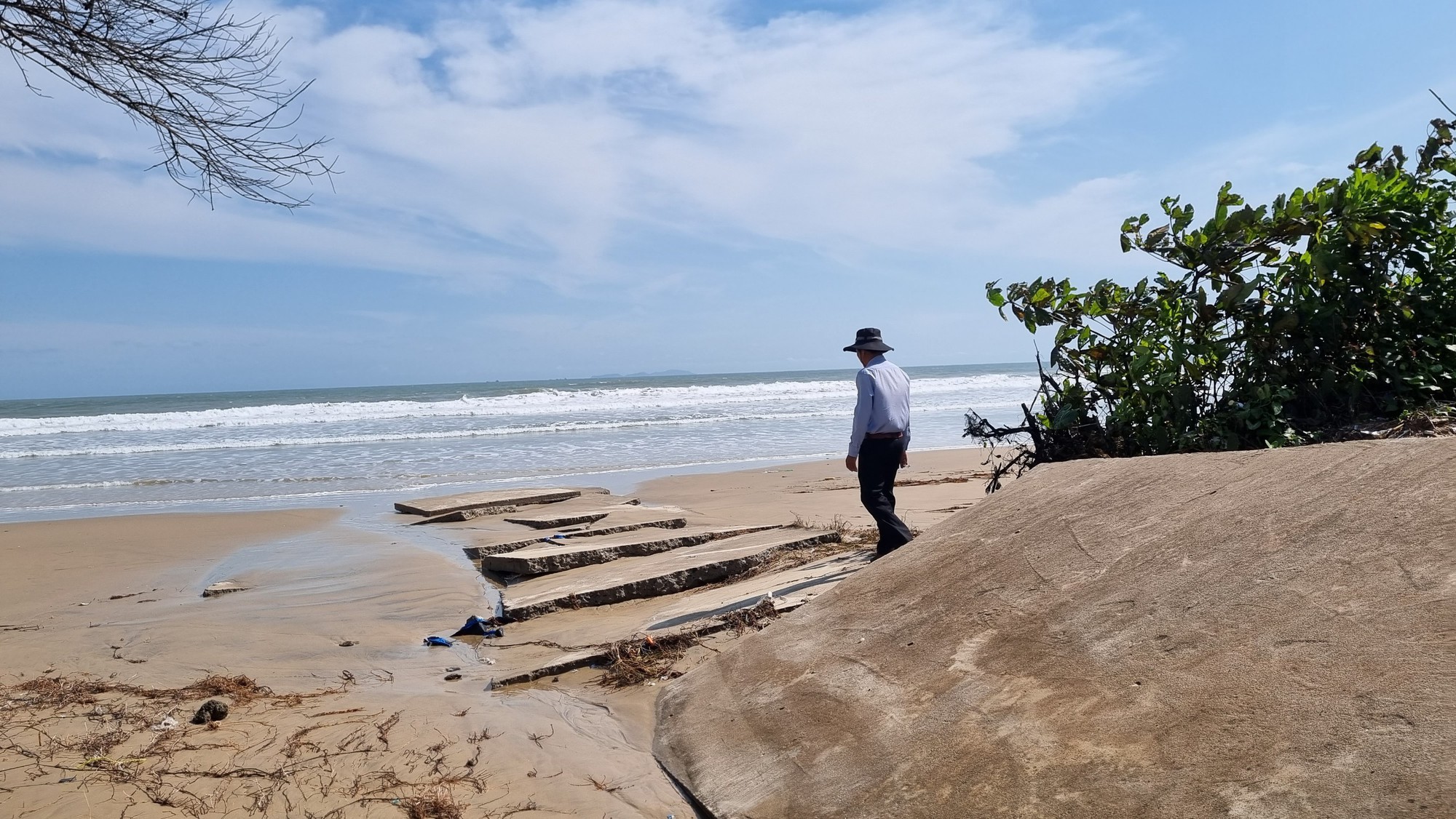 The  Prime  Minister  Directs  Riverbank  and  Coastal  Erosion  Prevention  in  Bac  Lieu  and  Ca  Mau  Provinces