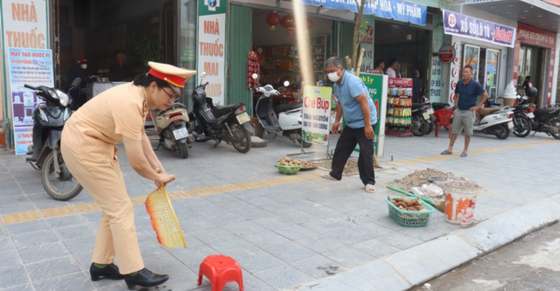 Traffic    Police    Agency    has    the    responsibility    to    temporarily    suspend    activities    on    sidewalks    regarding    security    and    order    issues    from    January    1,    2025